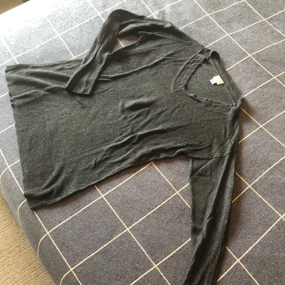 (2) V Neck Sweaters - Cream and Grey - Picture 2 of 2